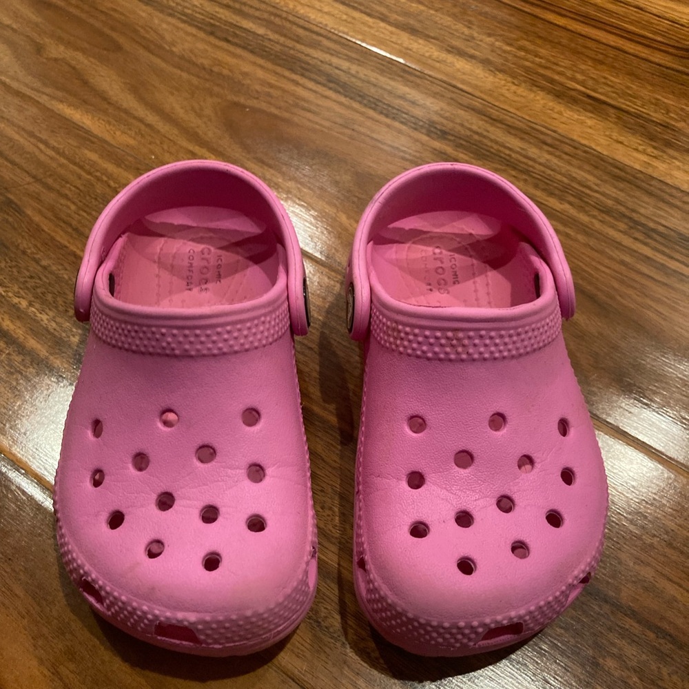 Pink  toddler Clogs size C8